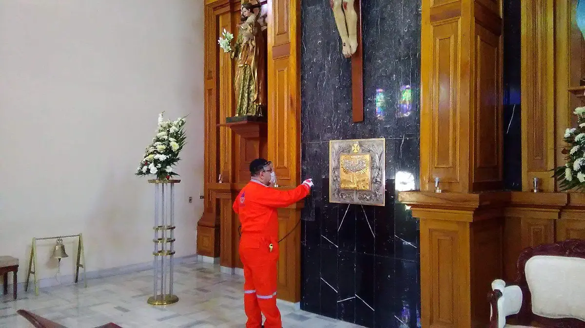 SANITIZACION EN LA PARROQUIA SAN JOSE PARANGUEO (1)