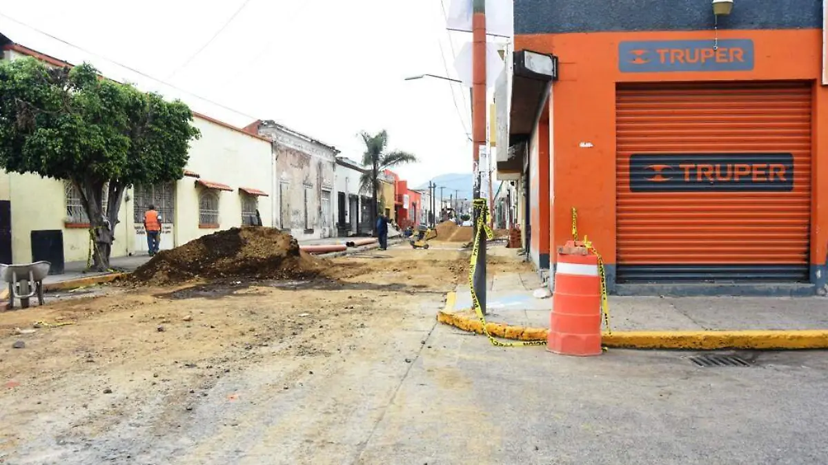 TOMEN PRECAUCIONES POR OBRAS  (1)
