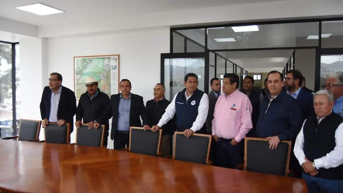 INAUGURAN NUEVO EDIFICIO Y DAN APOYOS EN EL MDULO DE RIEGO 1