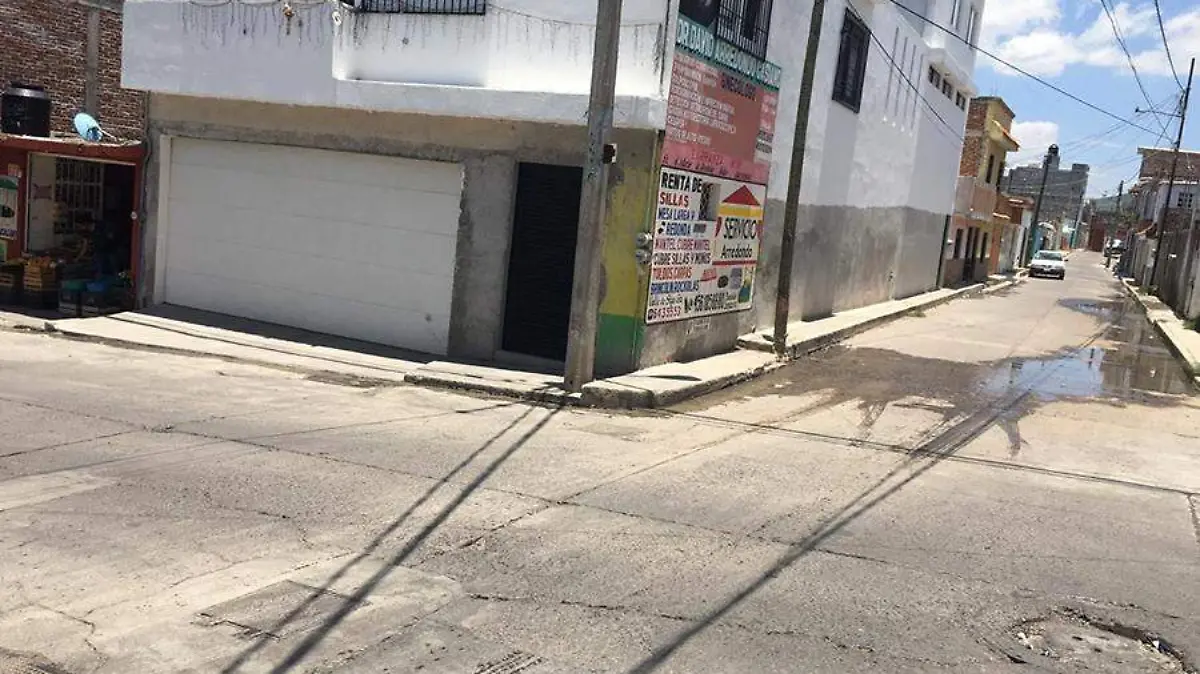 Problemas de drenaje en calles Uruapan y Zaragoza (1)