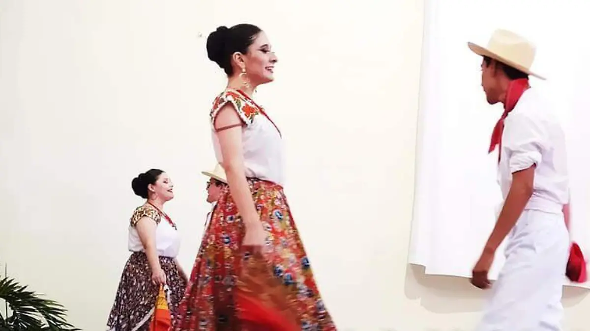 CASA DE LA CULTURA PRESENTA BAILES REGIONALES (1)