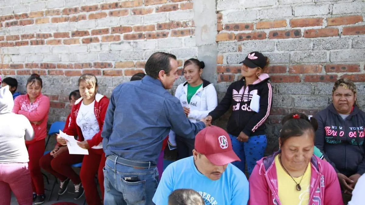 CONTINA ENTREGA DE CALENTADORES SOLARES (1)