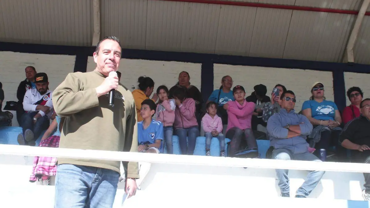 INAUGURAN Y HACEN PREMIACIÓN DE LA LIGA DE FUTBOL LOF  (1)