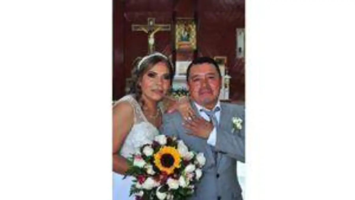 CELEBRAN 25 AÑOS DE AMOR 1