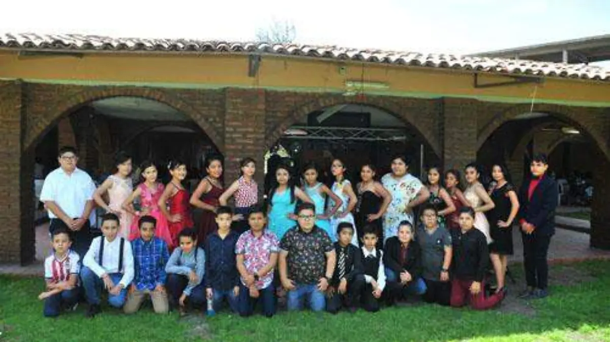 pequeños.soc.260704.soc.jpg