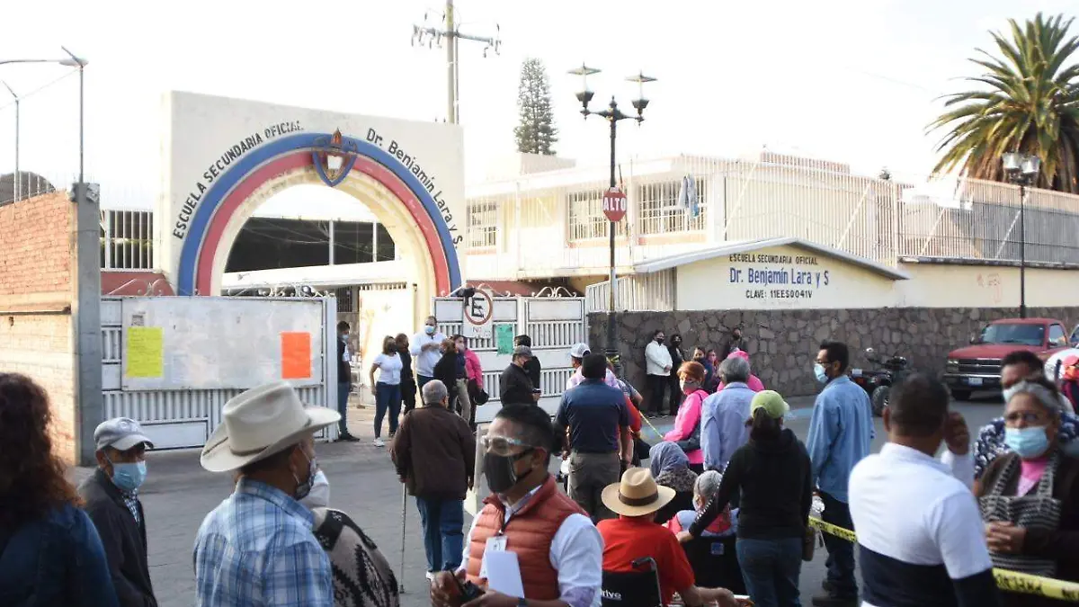 Inicia jornada de vacunación contra Covid-19 en Valle de Santiago  (2)