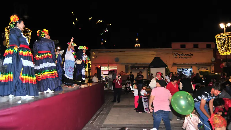 Salmantinos disfrutan del festival “Navidad con el corazón" / Carlos Cisneros 