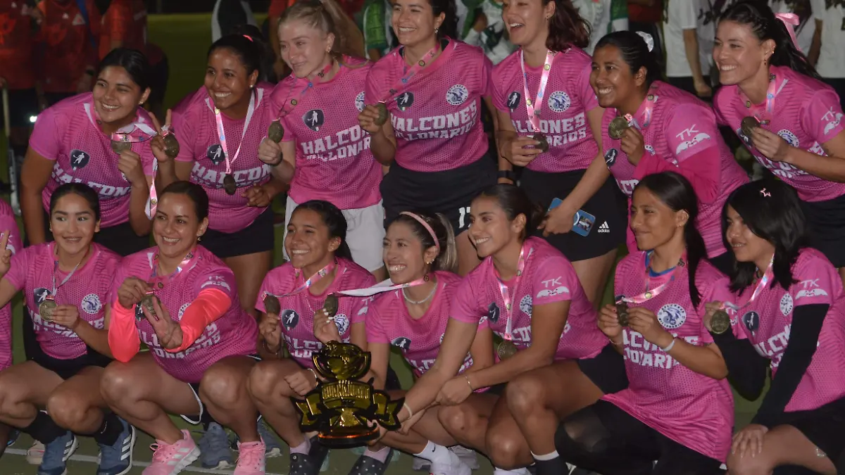 HALCONESMILLONARIOSFEMENIL-MiguelManjarrez-SolDeSalamanca