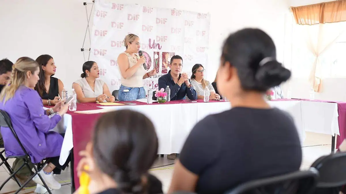 Promueve alcalde la crianza positiva en familias de Valle de Santiago