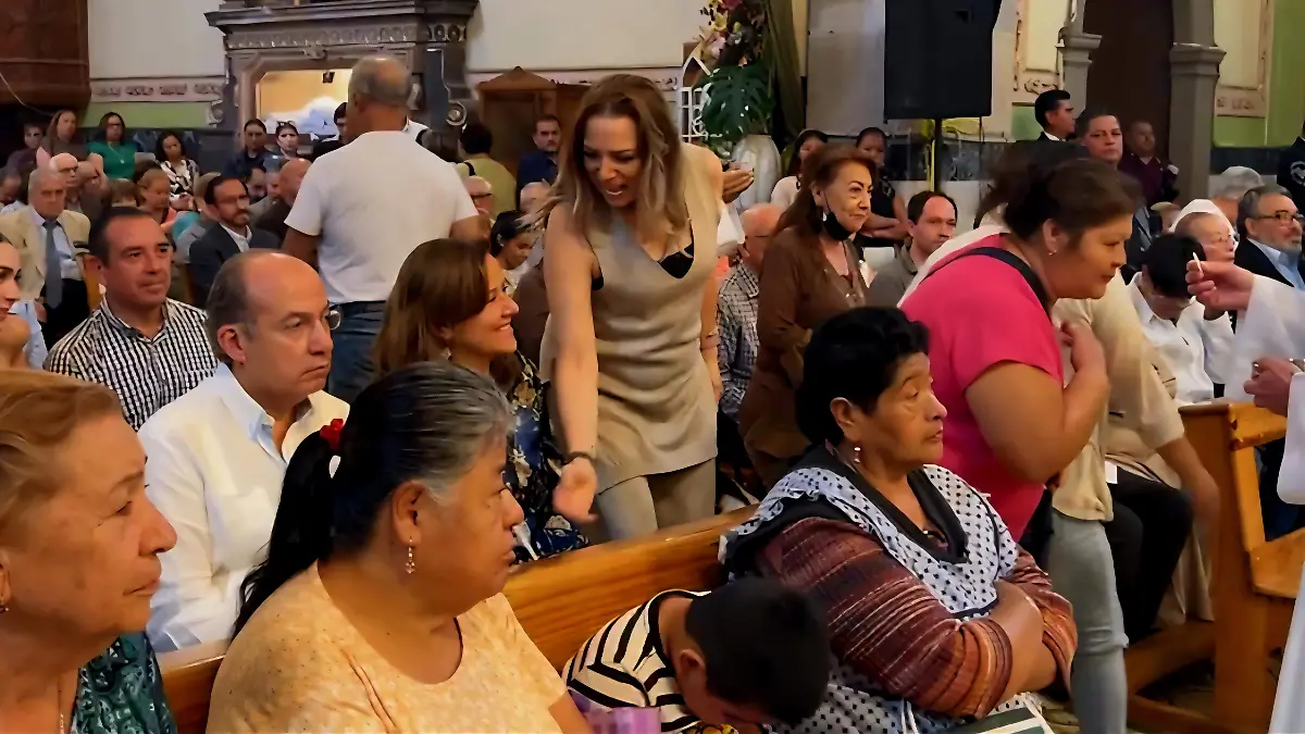 Presenciaron la misa en la parroquia de Santiago Apóstol