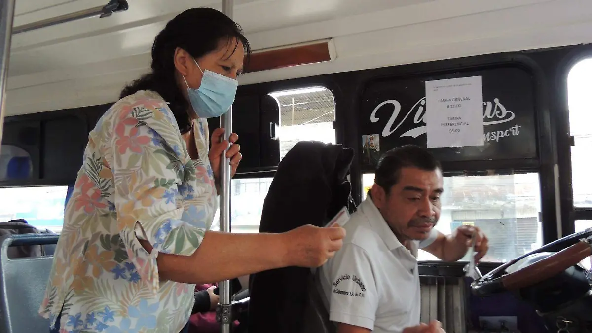 sube-el-pasaje-del-transporte-público-en-Salamanca  (1)