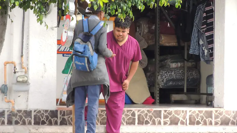 Hay-gente-que-lo-ayuda