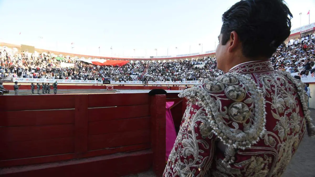 Miles de personas que asistieron al evento de la fiesta brava 
