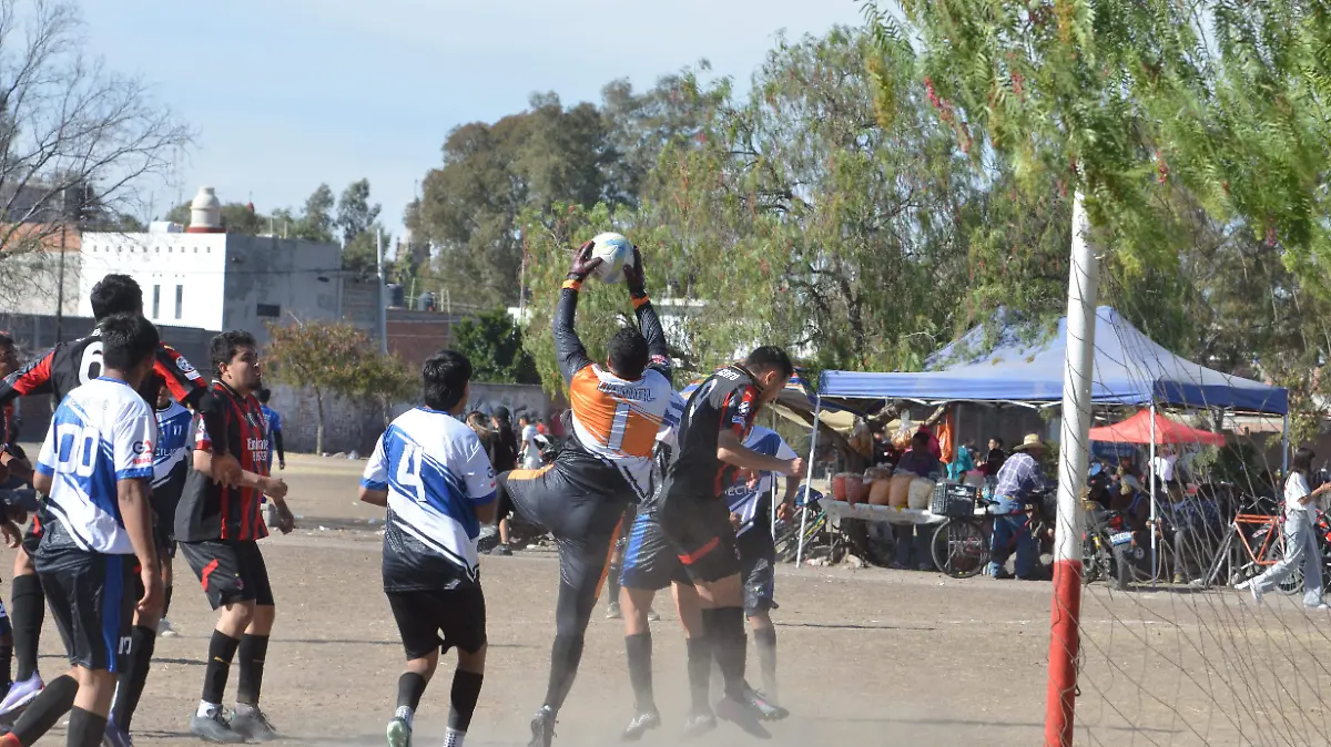 LIGASALMANTINADEFUTBOL-MiguelManjarrez-SoldeSalamanca