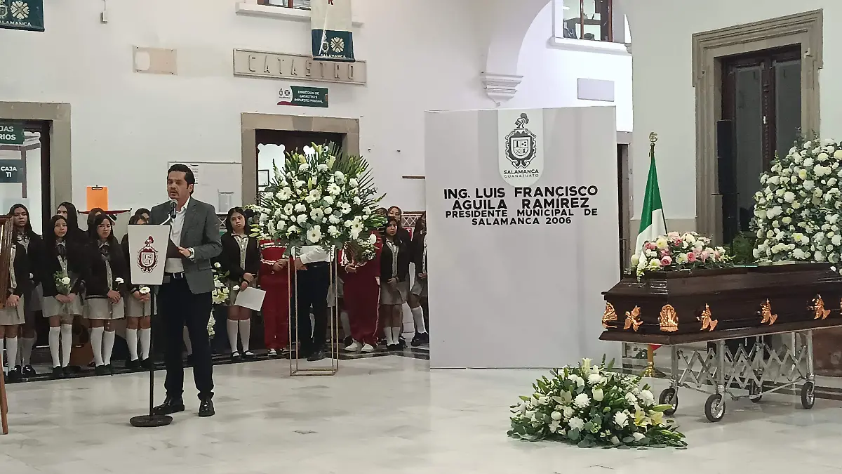 dedicó décadas a la enseñanza