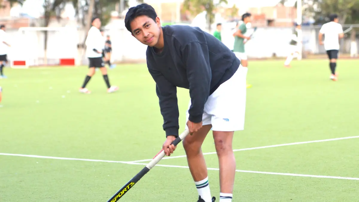 ALANESTRADAHOCKEY1-MiguelManjarrez-SoldeSalamanca