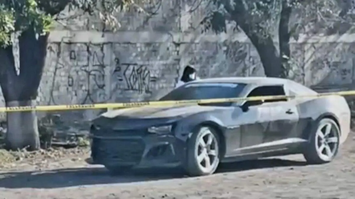 Localizan auto abandonado 1