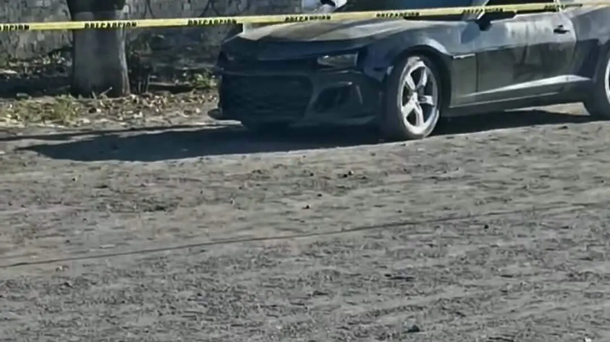 El auto con el cuerpo 2