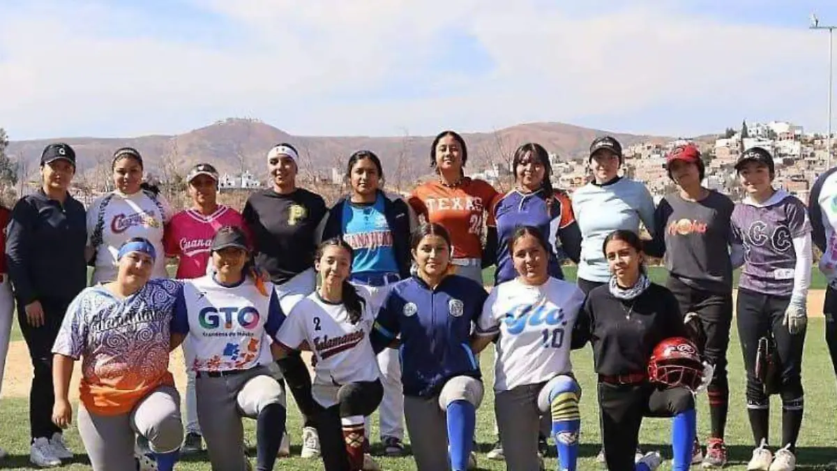 SOFTBOLISTASGUANAUJUATENSES2-Cortesia-@PacoGlzal