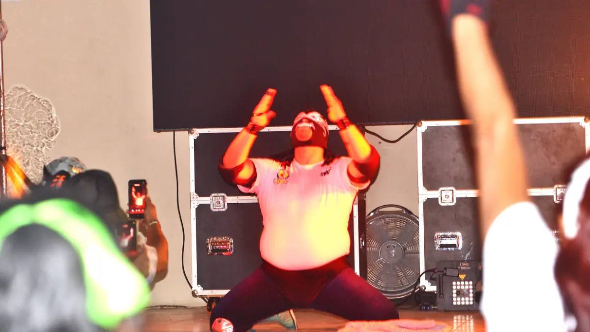 KRAKENLUCHADOR1-MIGUELMANJARRREZ-SOLDESALAMANCA