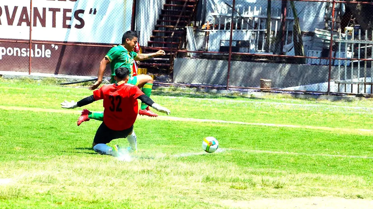 LIGASALMANTINADEFUTBOLPAUSA1-MiguelManjarrez-SoldeSalamanca