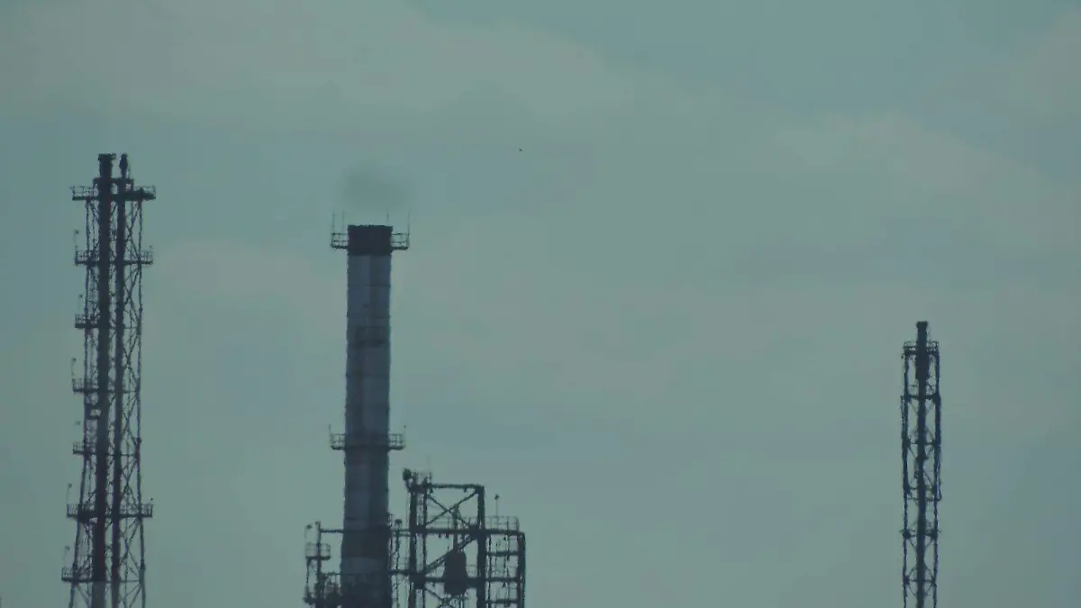 Brindan-mantenimiento-a-refinería