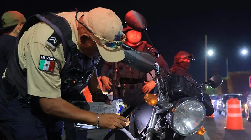 Falta-de-uso-de-casco-protector-y-placas-vigentes-son-faltas-recurrentes
