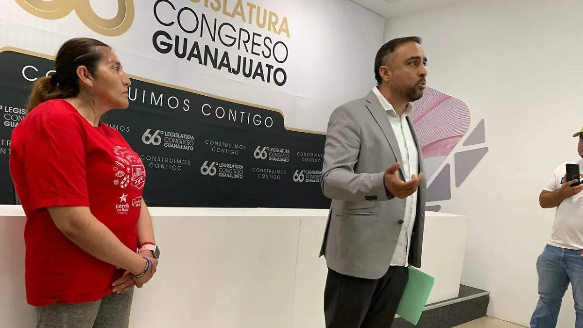 Guanajuato – Comerciantes del mercado Tomasa Esteves piden ayuda a diputados para evitar reubicación