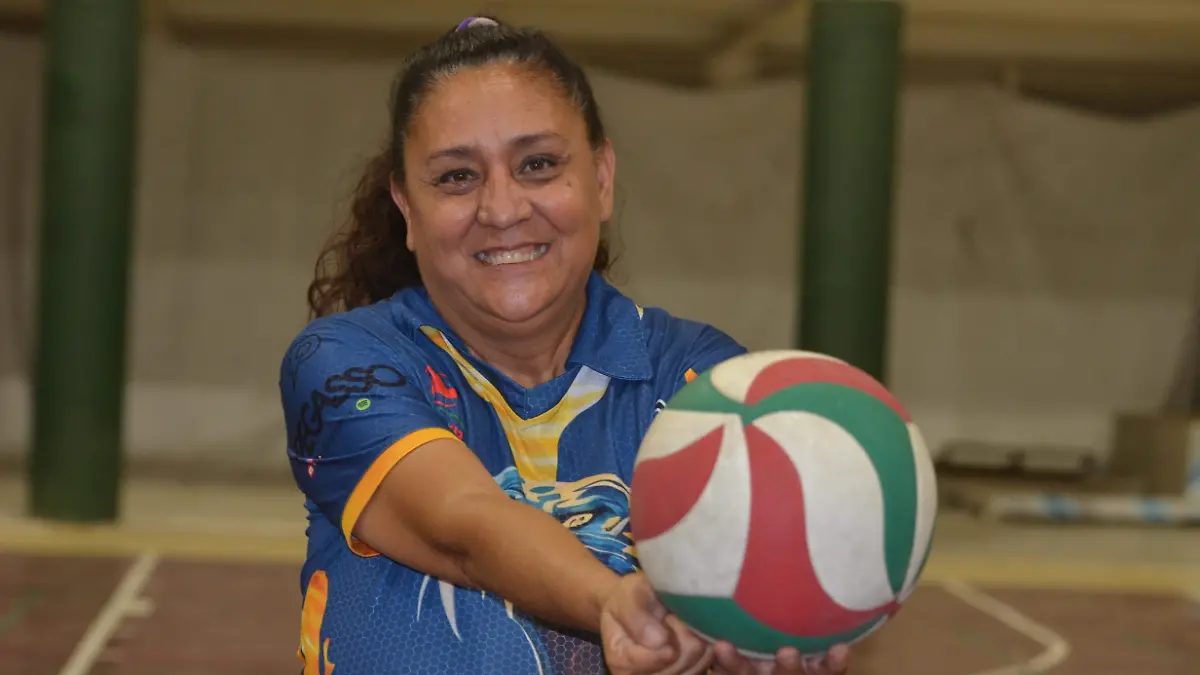 SILVIAOLMOSVOLIBOL1-MiguelManjarrez-SoldeSalamanca