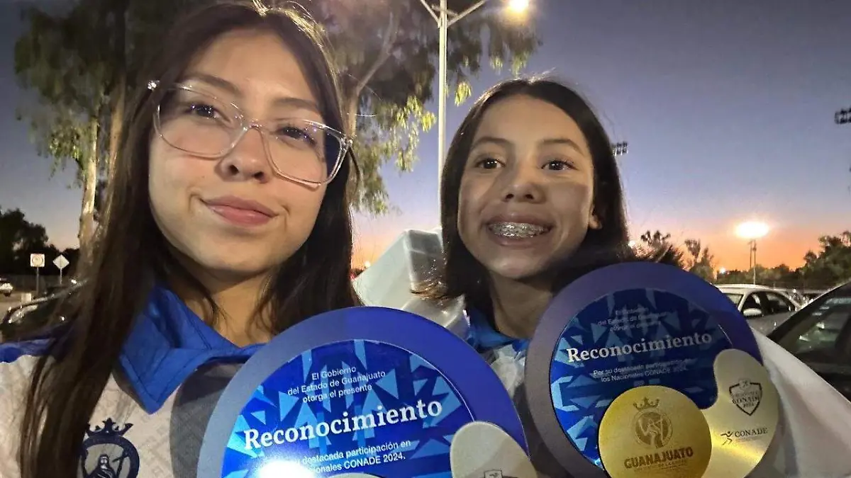 VALTIERRILLAHERMANASNAVATROFEOS-Cortesia-AnabelCastillo