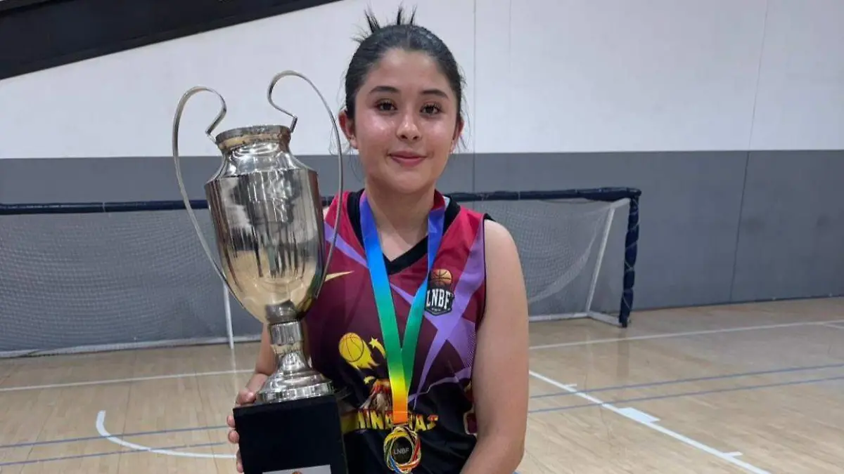 PHIADELGADOBASQUETBOL1-Cortesia-@Blacklyons-