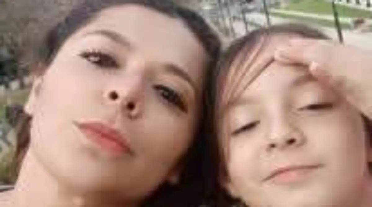 Elizabeth Bravo con su hija