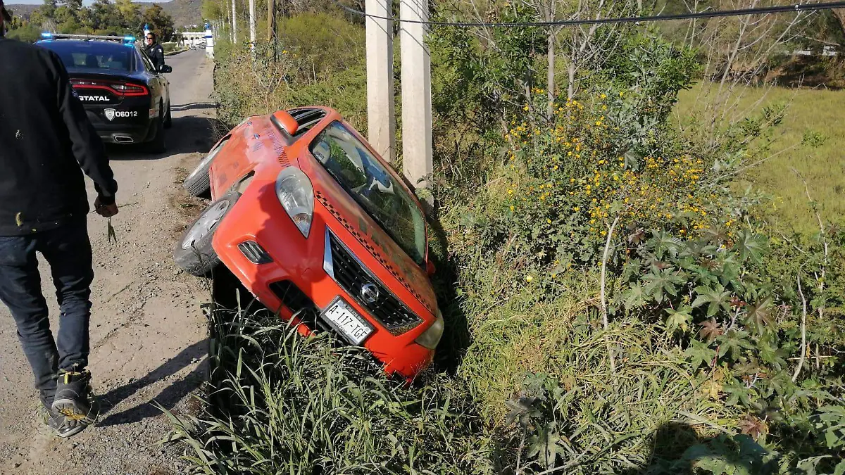 SJR POLI ESTUVO A PUNTO DE VOLCAR