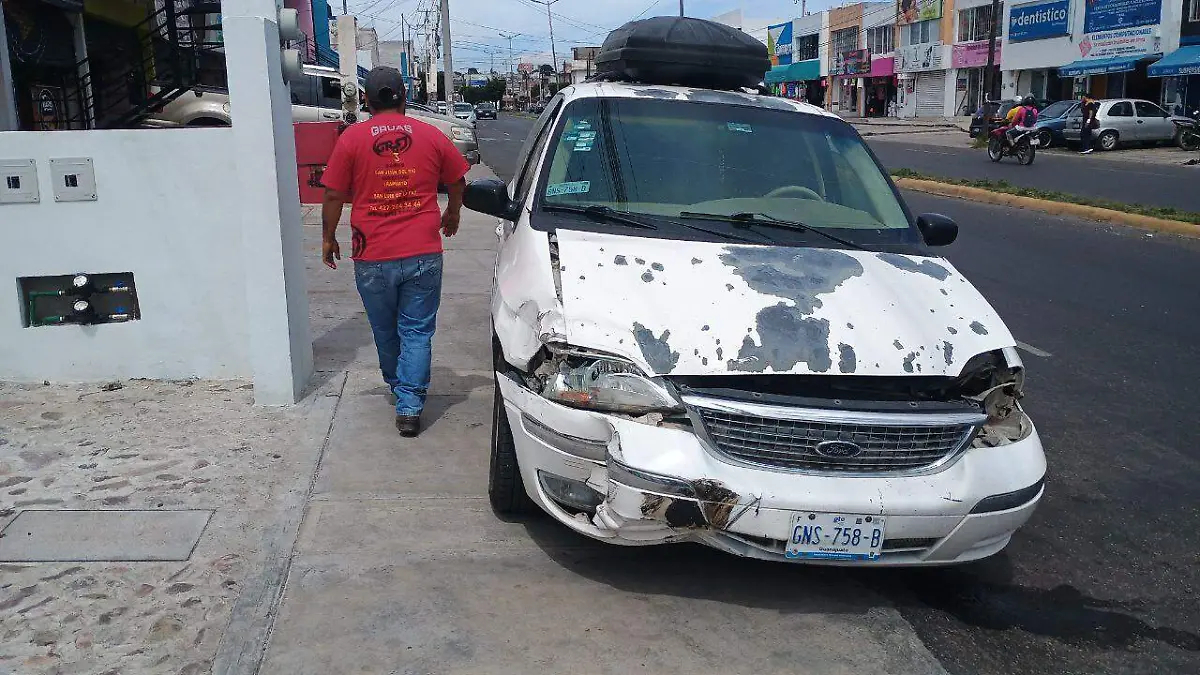 SJR POLI TERMINO DESTROZADA