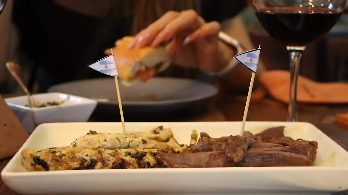 SJR Los comensales disfrutaron de una rica parrillada