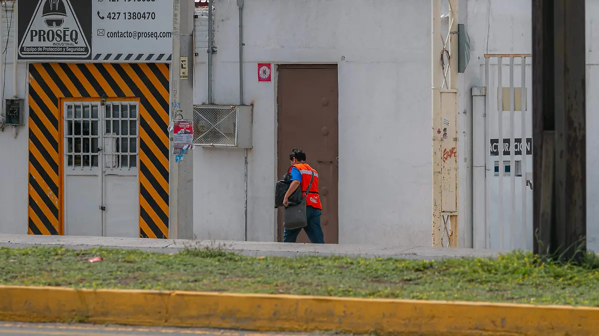 SJR_Buscan colocacion (2)