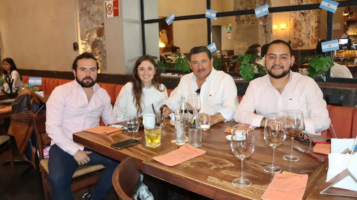 SJR Oscar Habib, Regina y Roberto Lara y Ricardo Becerril