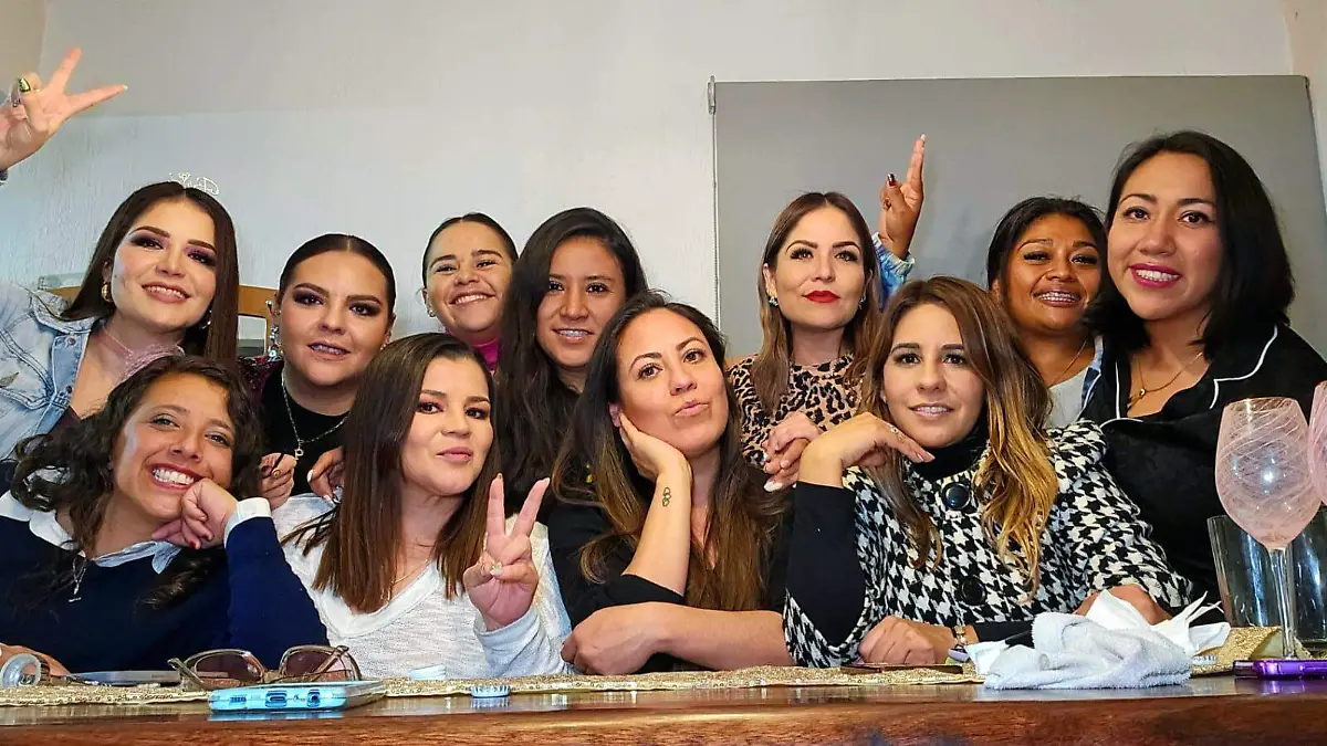 FOTO PRINCIPAL SJR Compañeras de trabajo, colegas y amigas