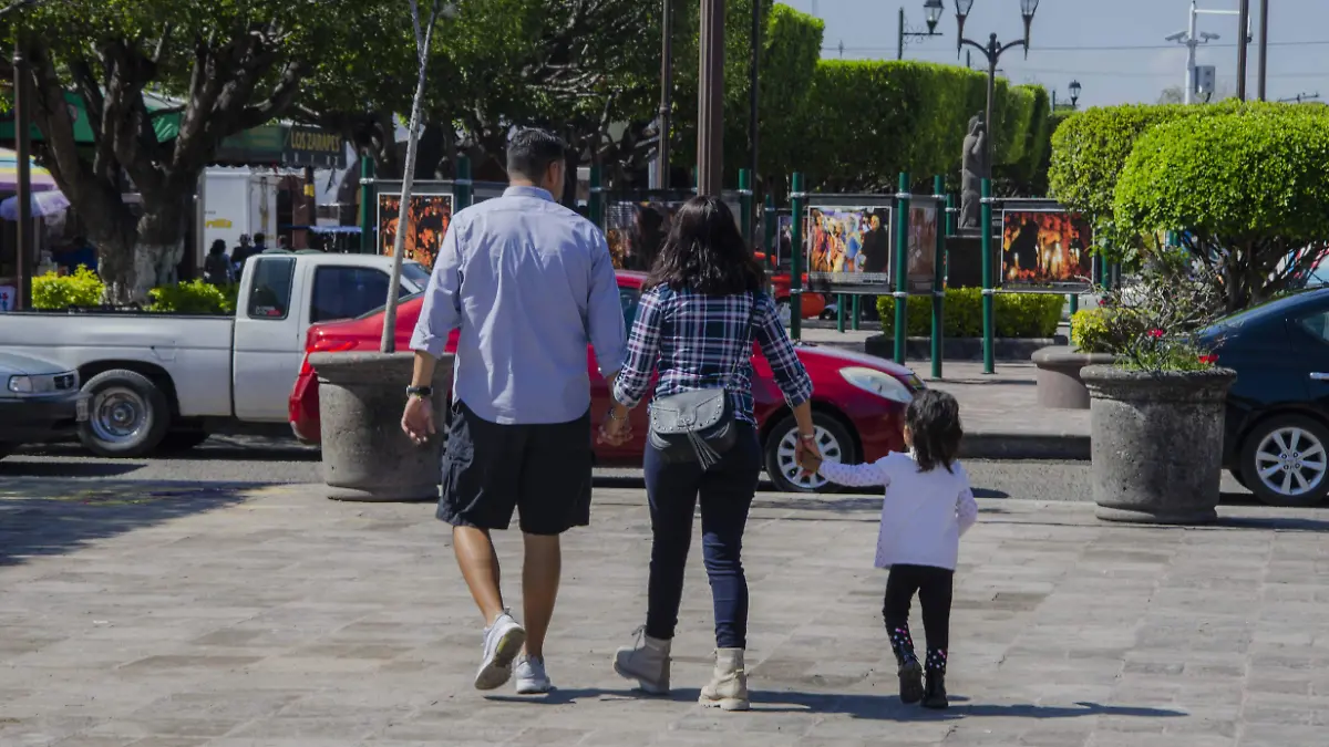 El Instituto Municipal de la Familia impulsa la paternidad responsable. Foto César Ortiz