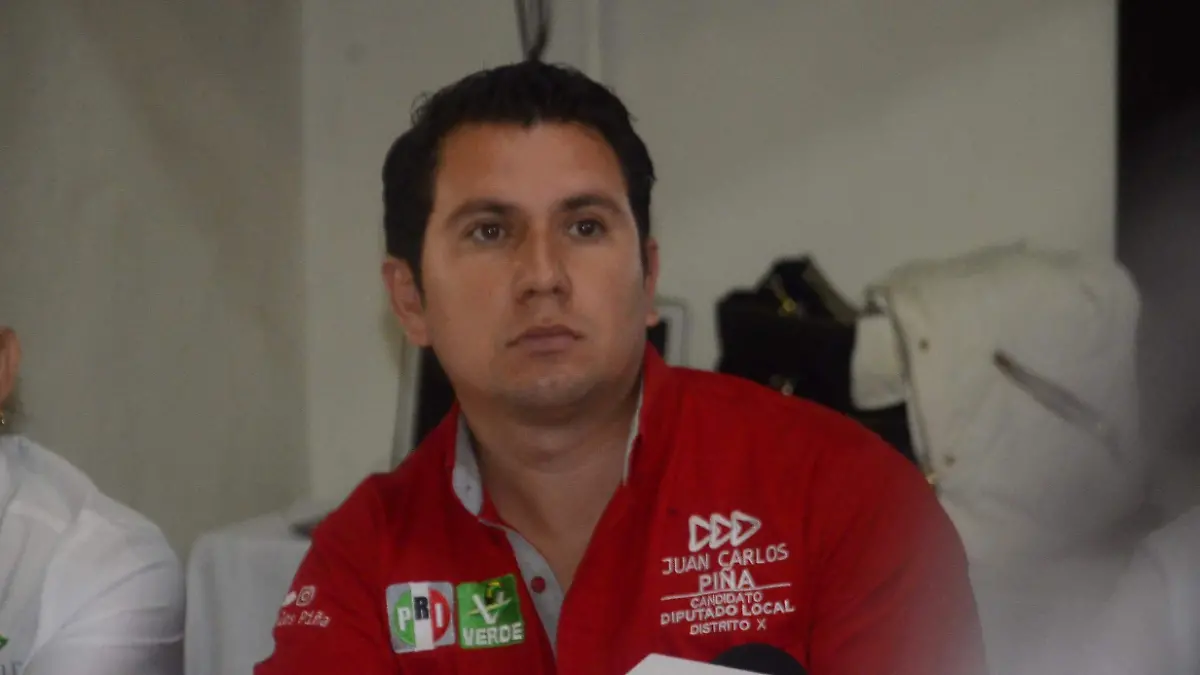 Juan Carlos Piña Tejeida, candidato a diputado local por el X distrito.