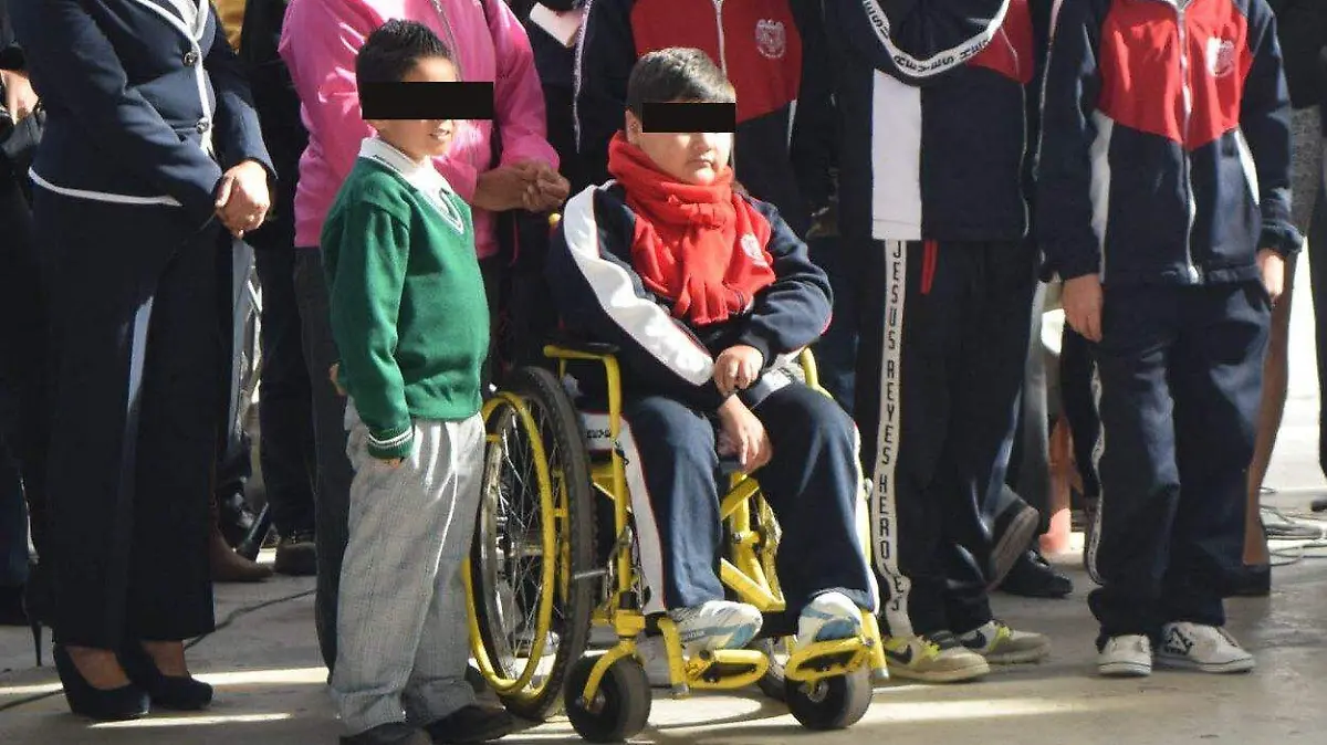 Alumnos con discapacidad deben tener facilidades en las escuelas. Foto Jacob Cabello