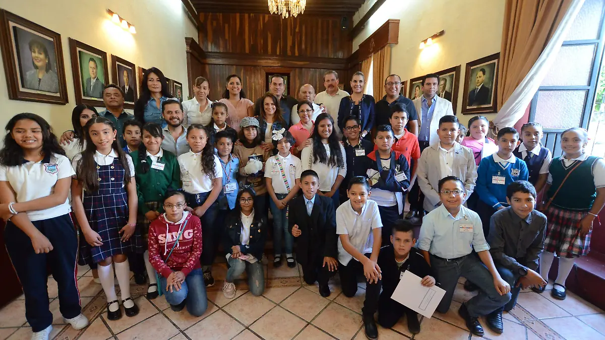 Los Niños y Niñas en el Gobierno acudieron a presenciar la última sesión de Cabildo.