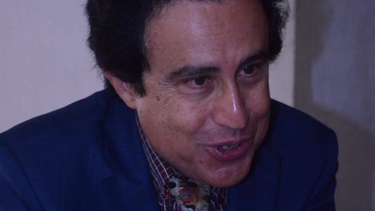 Alex Márquez Passy, rector del Instituto de Investigación de Macrotendencias, en el municipio de San Juan del Río. Foto Luis Luévanos