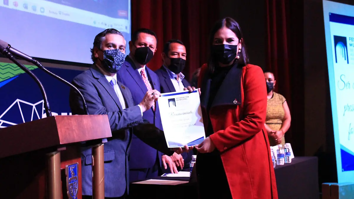 SJR Eridani Ríos Profesionista del año