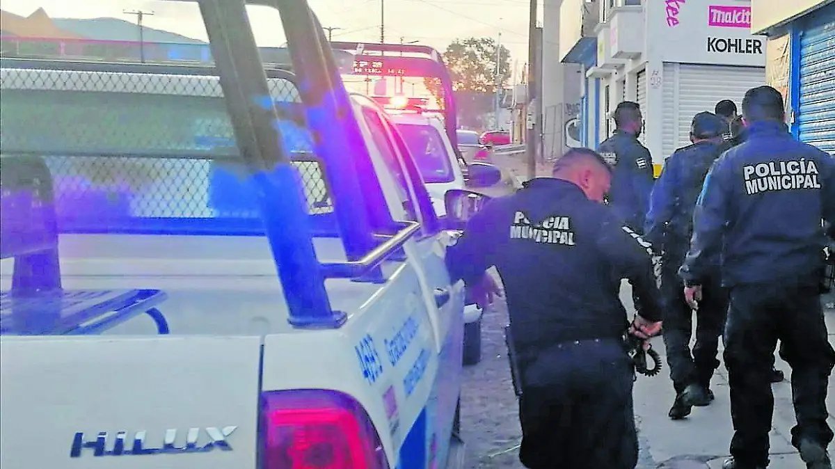 ACUDIERON POLICIAS_CMYK