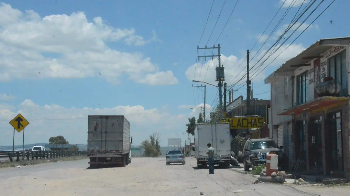 Revisan lugares en los que existe la sospecha de que se está cometiendo algún ilícito.  Foto Luis Luévanos.