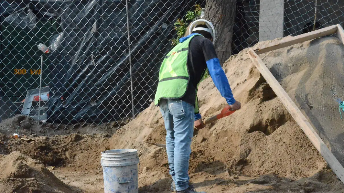 Trabajadores reanudan actividades de manera paulatina