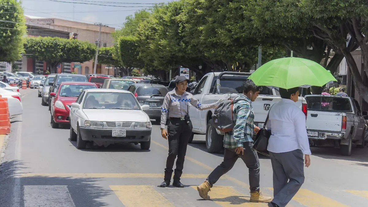 Hace unos días se adquirieron uniformes nuevos para apoyos viales.  Foto César Ortiz.