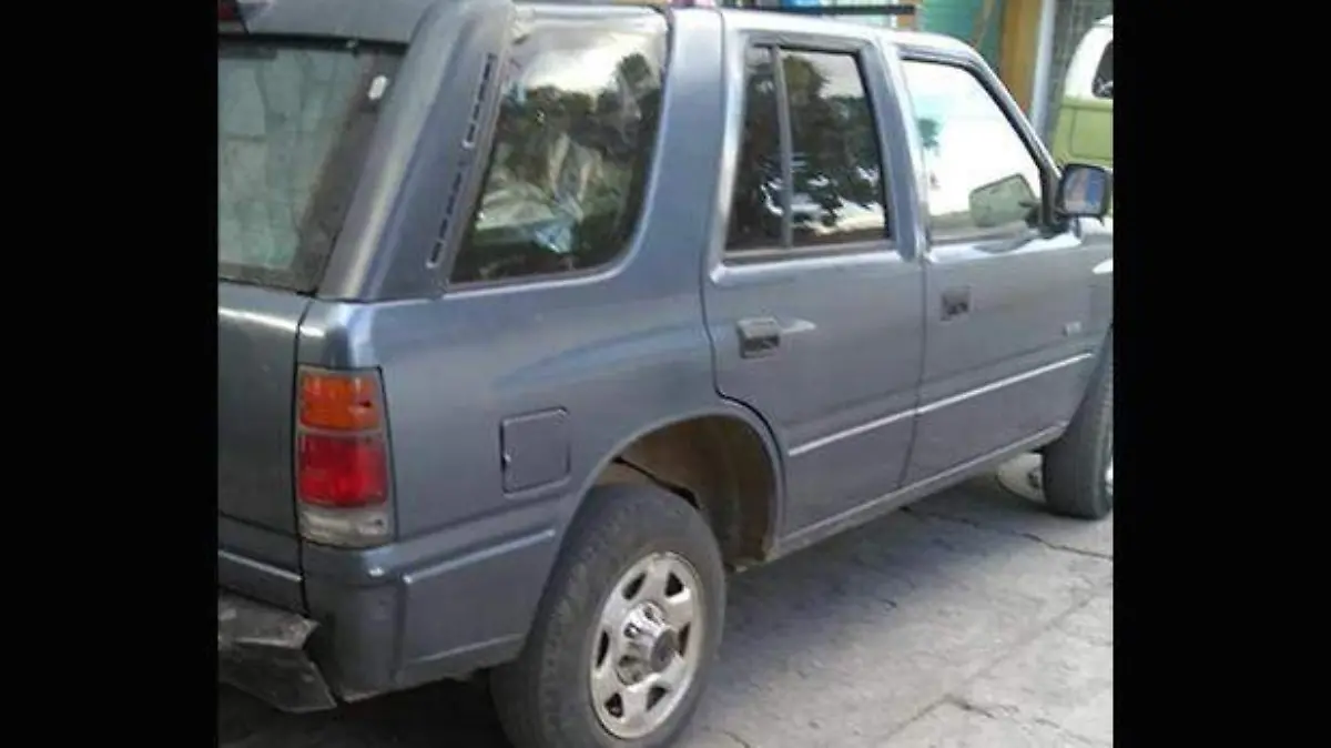 Roban camioneta