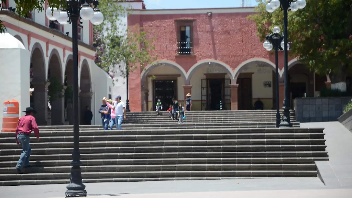 Conformará un catálogo de peticiones para que se atiendan durante el mandato del presidente de la república.